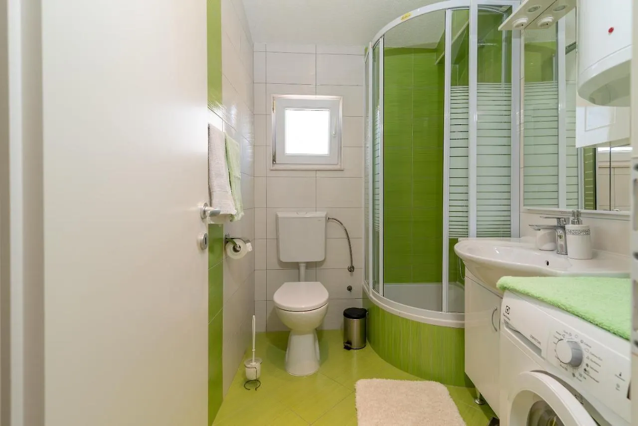 Apartment Roko Τρογκίρ