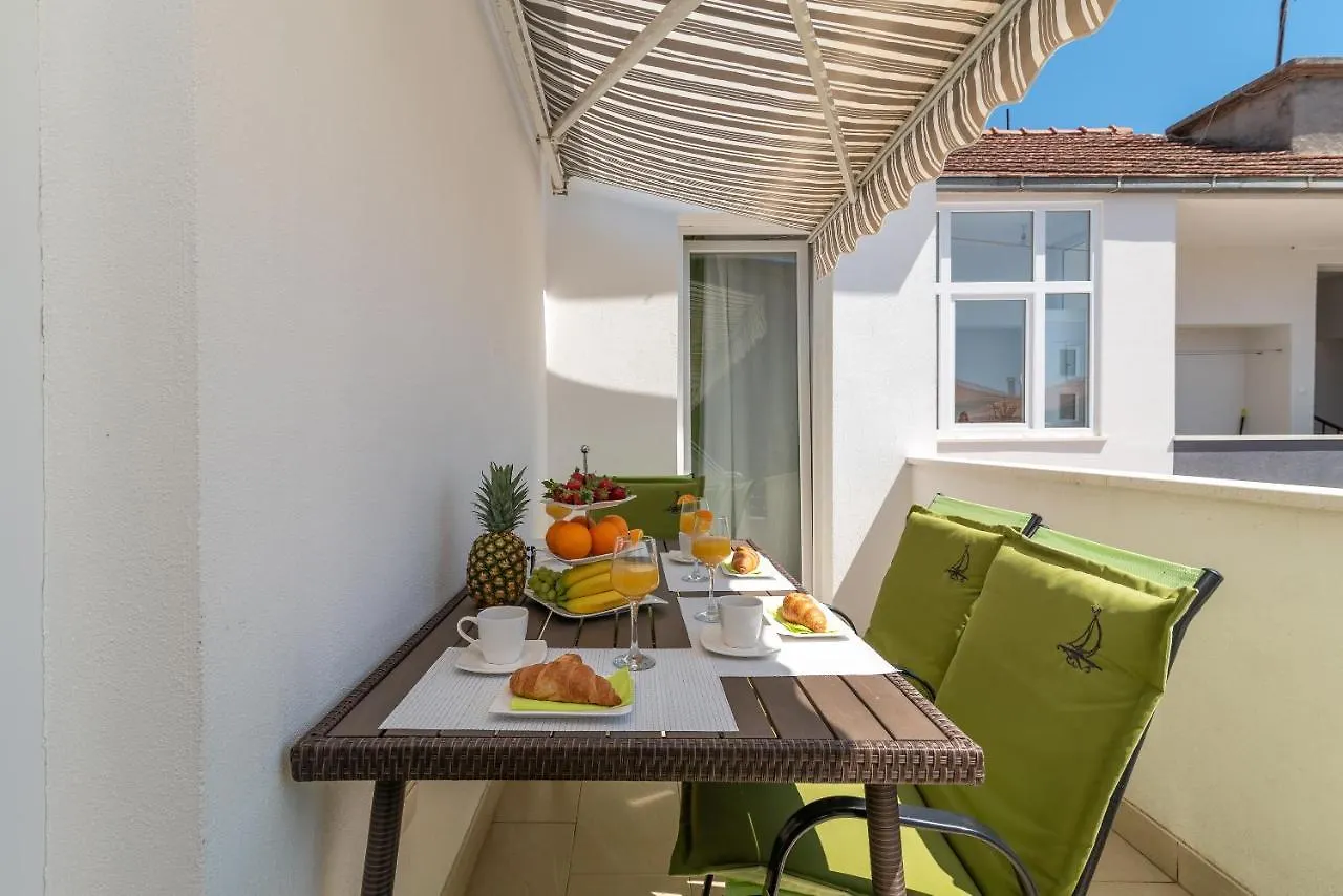 Apartment Roko Τρογκίρ